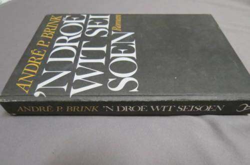 Andre P. Brink. 'n Droë Wit Seisoen. Eerste druk 1979.